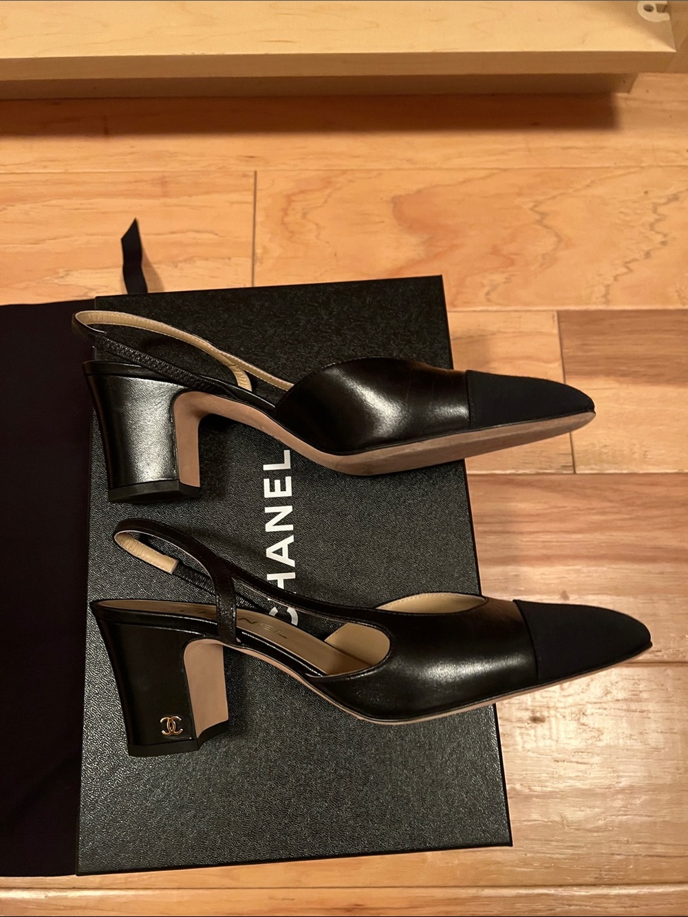 CHANEL Black Two-Tone Slingback Mules - Picture 3 of 6